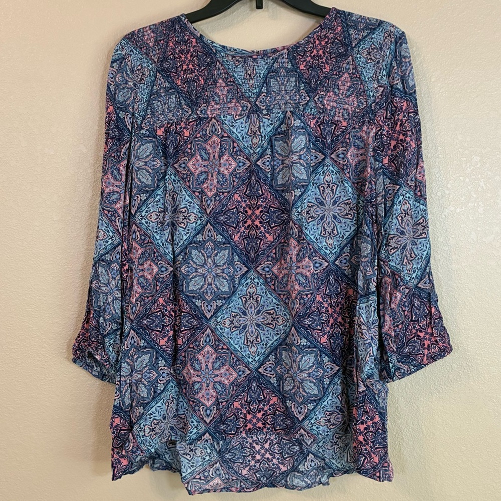 J Jill New Size M Pink Blue Floral Boho Smocked Lightweight Rayon Blouse‎ Top